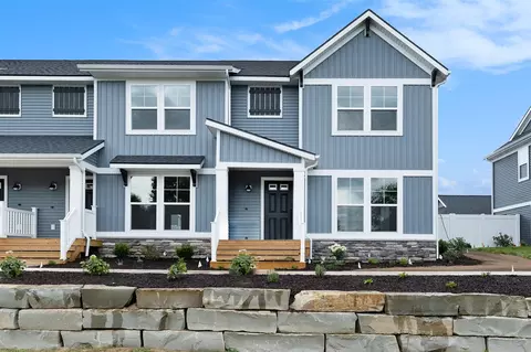 6640 S S Sq, Rockford, MI 49341