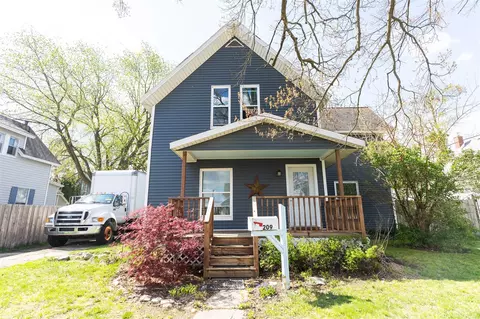 209 E Congress, Belding, MI 48809 photo 4