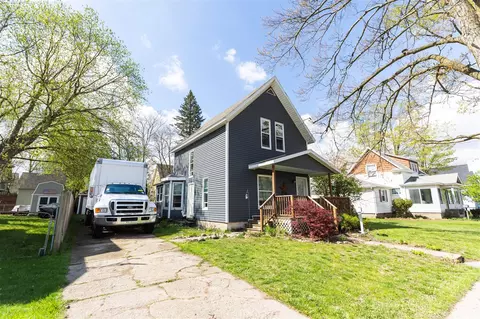 209 E Congress, Belding, MI 48809 photo 3