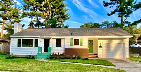 2226 Surfwood, Muskegon, MI 49441