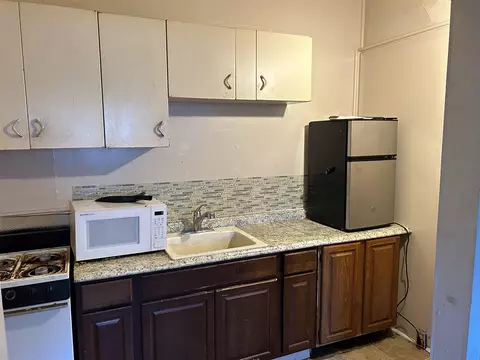 1043 Martin Luther King Jr, Jackson, MI 49203 photo 2