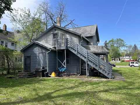 1043 Martin Luther King Jr, Jackson, MI 49203