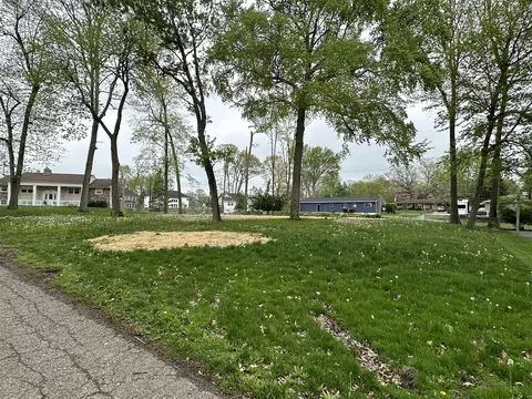 652 Woodland, South Lyon, MI 48178