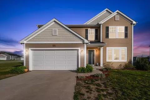 900 View Pointe, Middleville, MI 49333