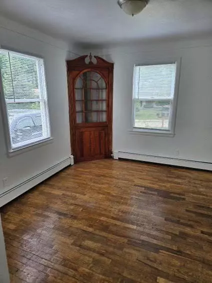 Living - 114 Baker, Spring Arbor, MI 49283 photo 2 of 3