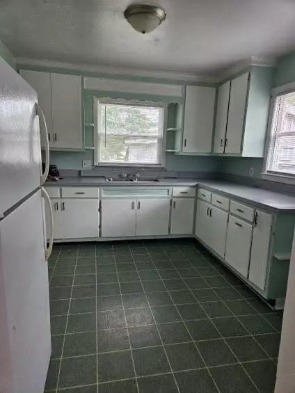 Kitchen - 114 Baker, Spring Arbor, MI 49283 photo 1 of 3
