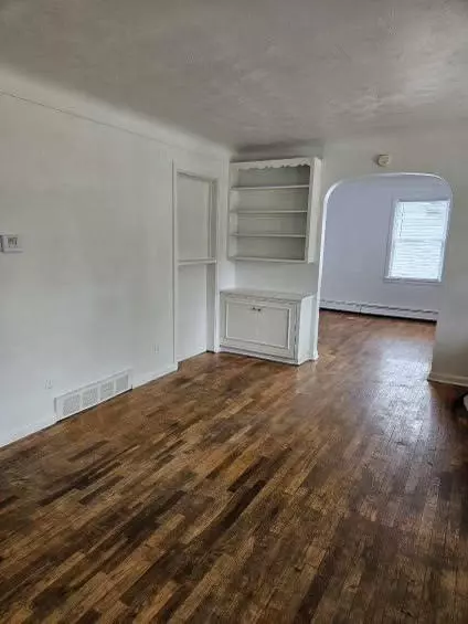 Living - 114 Baker, Spring Arbor, MI 49283 photo 3 of 3