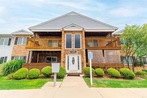 1385 Harbour #129, Trenton, MI 48183