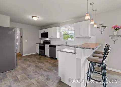 934 View Pointe, Middleville, MI 49333 photo 12