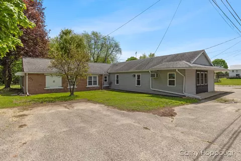 527 S 1st, Edmore, MI 48829 photo 3