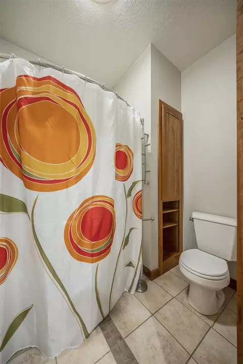 Bath - 6809 Farm, Jackson, MI 49201 photo 6 of 7