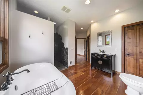 Bath - 6809 Farm, Jackson, MI 49201 photo 3 of 7