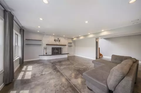 Living - 6809 Farm, Jackson, MI 49201 photo 13 of 16
