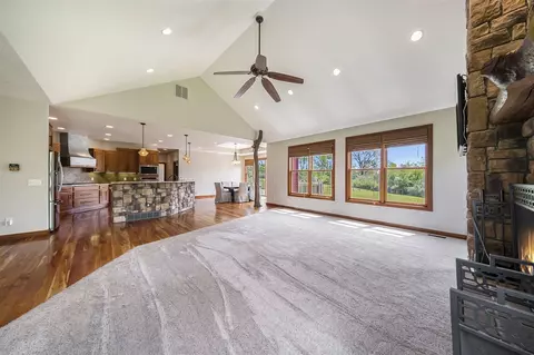 Living - 6809 Farm, Jackson, MI 49201 photo 4 of 16