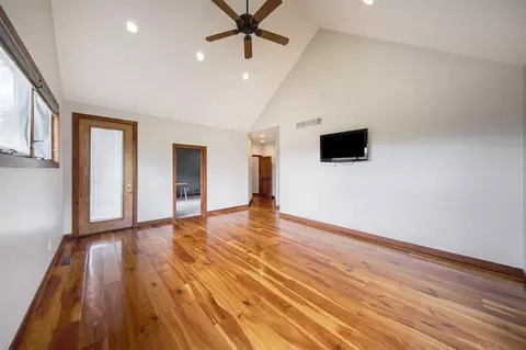 Living - 6809 Farm, Jackson, MI 49201 photo 6 of 16
