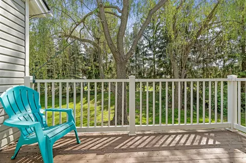 Exterior - 1138 Fairways #60, Troy, MI 48085 photo 2 of 8