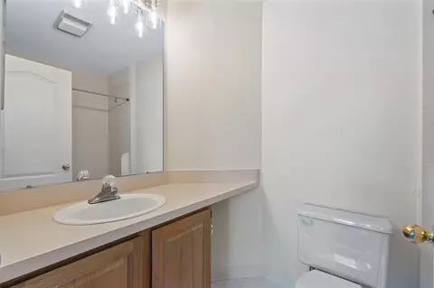 Bath - 1138 Fairways #60, Troy, MI 48085 photo 5 of 8