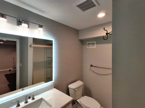 Bath - 1138 Fairways #60, Troy, MI 48085 photo 8 of 8