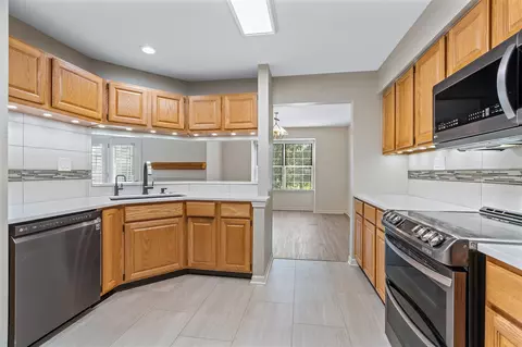 Kitchen - 1138 Fairways #60, Troy, MI 48085 photo 1 of 3