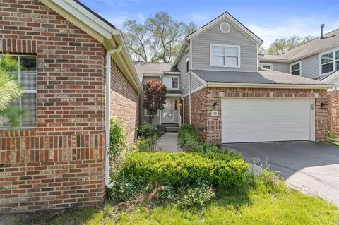 Exterior - 1138 Fairways #60, Troy, MI 48085 photo 7 of 8