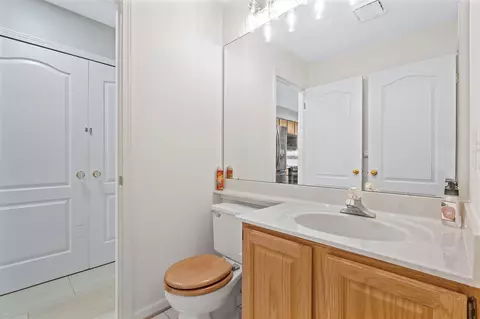 Bath - 1138 Fairways #60, Troy, MI 48085 photo 1 of 8