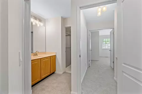 Entry Way - 1138 Fairways #60, Troy, MI 48085 photo 4 of 6