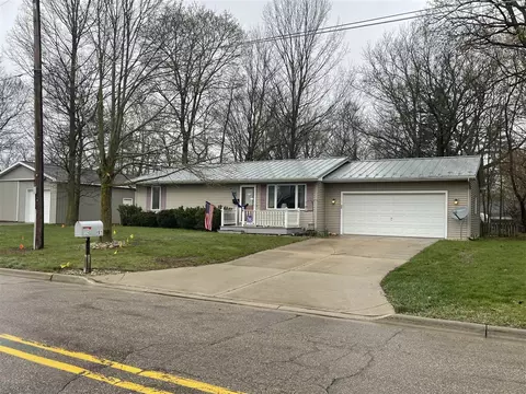 321 E Clinton, Hastings, MI 49058