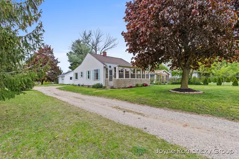 5791 Kalamazoo, Kentwood, MI 49508