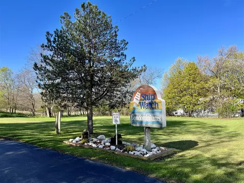 317 5th Ave # 1, Manistee, MI 49660
