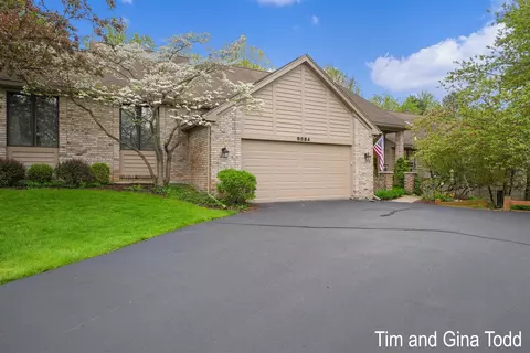 5084 N Quail Crst #89, Grand Rapids, MI 49546
