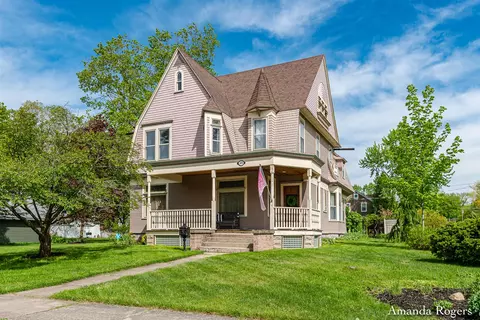 429 High, Lowell, MI 49331