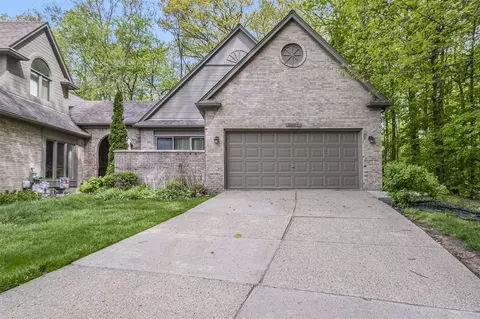 24665 Edgewood, Novi, MI 48374