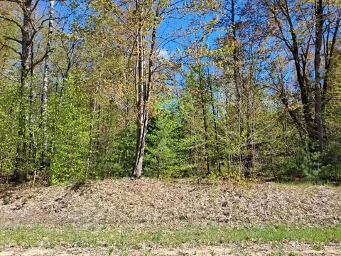 852 W Dewey, Scottville, MI 49454