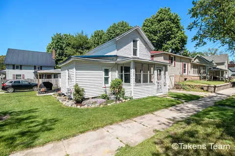 721 S Pearl, Belding, MI 48809