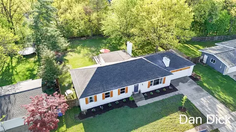 3738 Keeweenaw, Grand Rapids, MI 49525