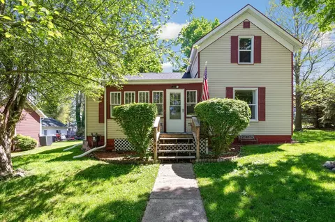 707 S Oak, Buchanan, MI 49107