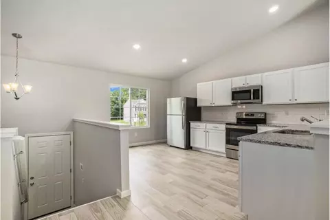 Entry Way - 615 Oklahoma, Three Rivers, MI 49093 photo 1 of 2