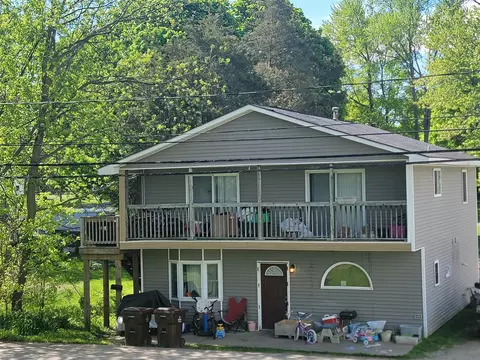 222 W Gilson, Edmore, MI 48829