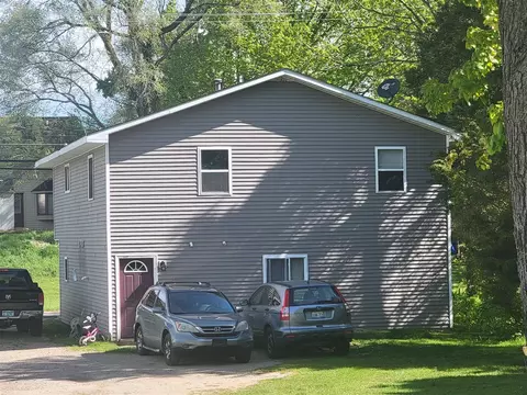 222 W Gilson, Edmore, MI 48829 photo 2