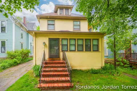718 W Kalamazoo, Kalamazoo, MI 49007