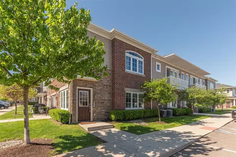 5533 Arbor Chase, Ann Arbor, MI 48103