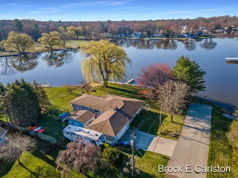 17760 Cove, Spring Lake, MI 49456