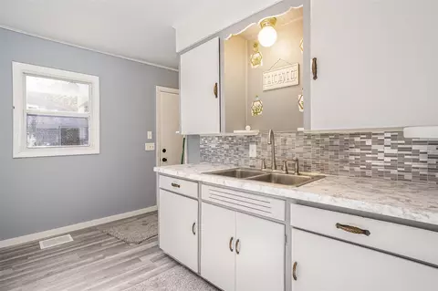 914 Dwight, Kalamazoo, MI 49048 photo 7