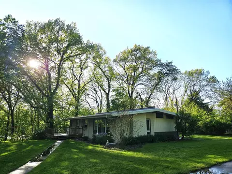 5312 Puetz, Stevensville, MI 49127