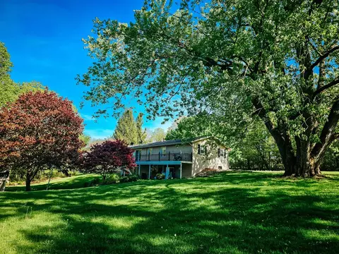 4280 E Bacon, Hillsdale, MI 49242