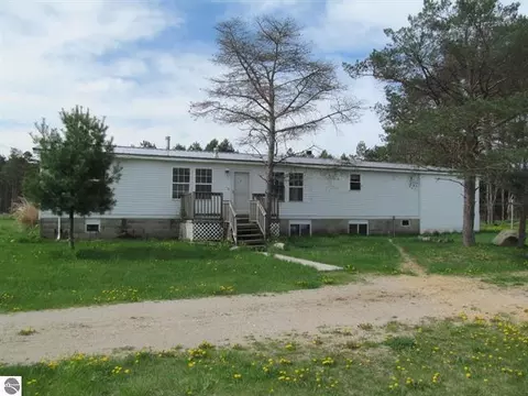 7169 N Asplund, Tustin, MI 49688