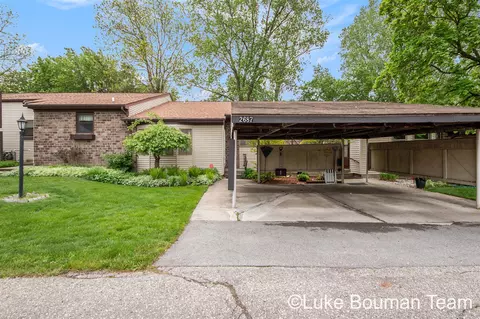 2687 Chatham Woods #50, Grand Rapids, MI 49546