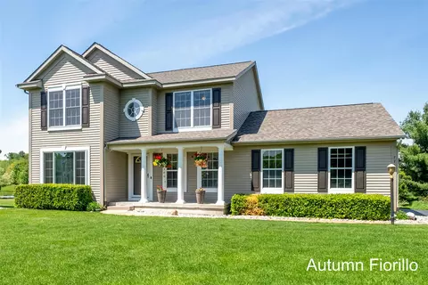 7799 Deer Grv, Rockford, MI 49341