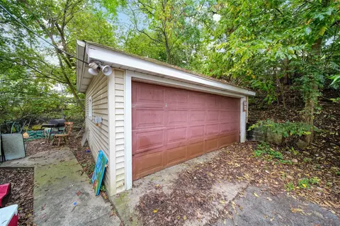 Exterior - 930 Orchard, Jackson, MI 49203 photo 8 of 12