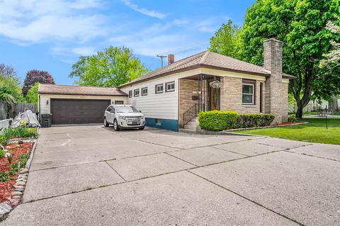 1833 Glen, Muskegon, MI 49441